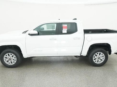 New 2025 Toyota Tacoma SR5 image 3