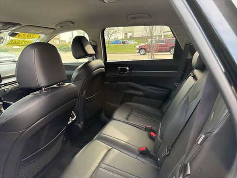 Used 2024 Kia Sorento S image 15