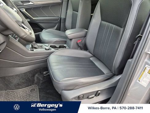 Certified 2022 Volkswagen Tiguan SE R-Line AWD/4WD image 12