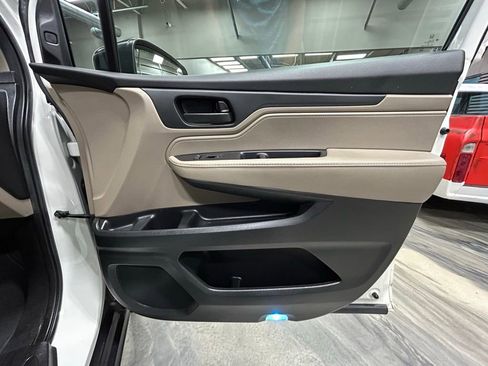 Used 2019 Honda Odyssey EX-L image 38