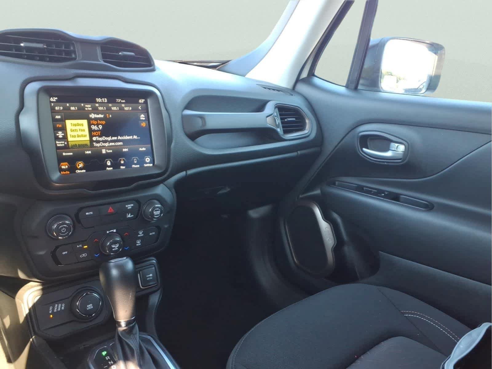 Used 2023 Jeep Renegade Latitude AWD/4WD image 14