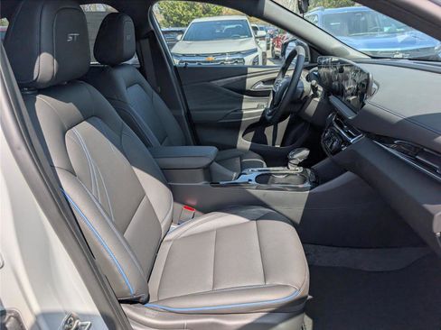 New 2026 Buick Envista Sport Touring FWD image 8