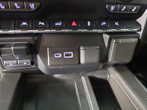 Used 2022 Chevrolet Silverado 1500 High Country image 22