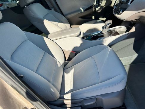 Used 2022 Chevrolet Malibu LT FWD image 9