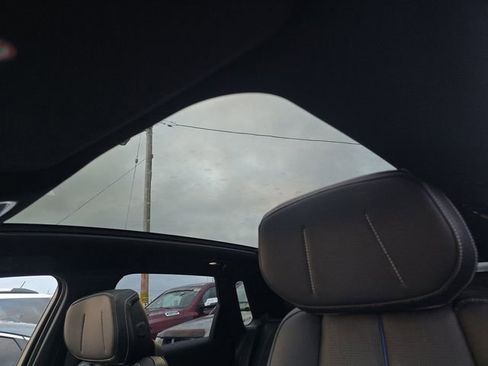 Used 2024 Cadillac Lyriq Luxury AWD/4WD image 10