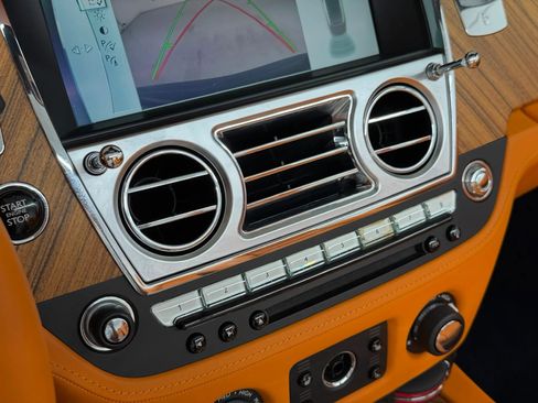 Used 2017 Rolls-Royce Dawn RWD image 29