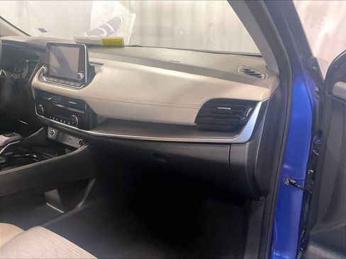 Used 2021 Nissan Rogue SV image 13