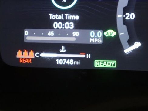 Used 2025 Toyota Camry XLE FWD image 44