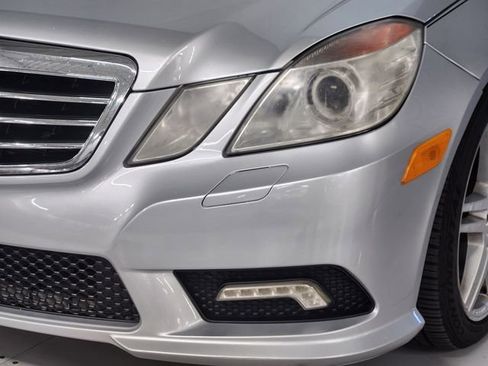 Used 2010 Mercedes-Benz E 350 4MATIC Sedan image 12