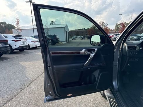 Used 2019 Lexus GX 460 Luxury image 10