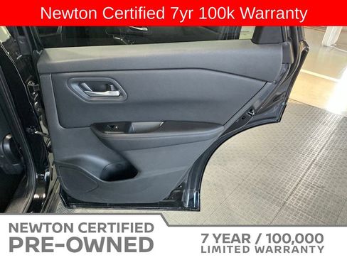 Used 2025 Nissan Rogue SV FWD image 39