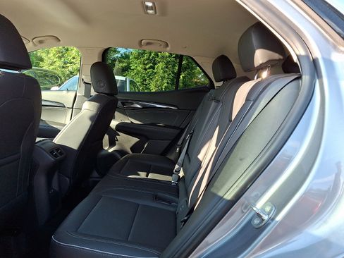 Certified 2022 Buick Envision Essence w/ Technology Package I FWD image 10