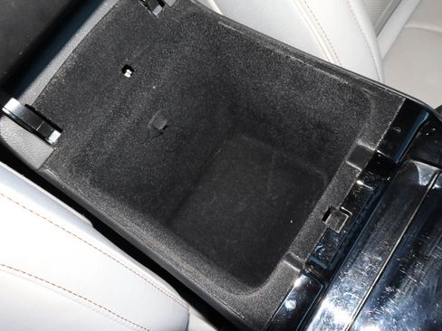 Used 2022 Jeep Grand Cherokee Overland w/ Luxury Tech Group IV AWD/4WD image 31