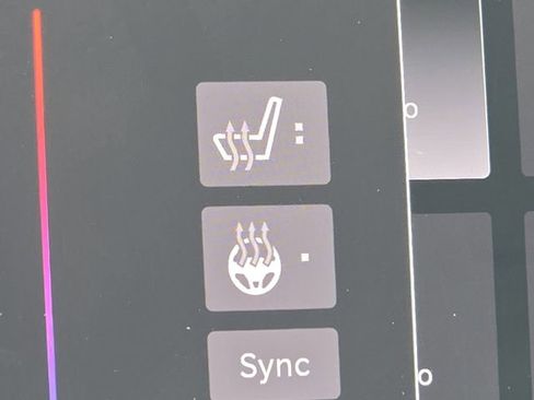 Used 2021 Chrysler Pacifica Touring-L w/ Uconnect Theater Family Group FWD image 7