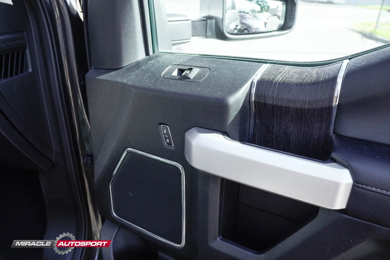 Used 2020 Ford F350 Lariat AWD/4WD image 29
