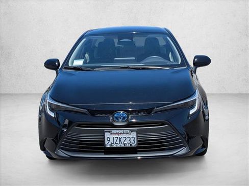 Used 2024 Toyota Corolla LE w/ LE Convenience Package FWD image 2