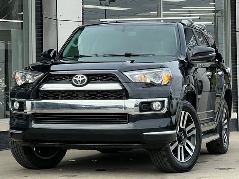 Used 2018 Toyota 4Runner Limited image 2