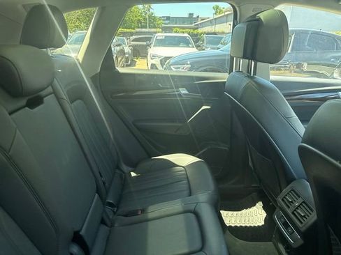 Used 2020 Audi Q5 2.0T Premium w/ Convenience Package AWD/4WD image 9
