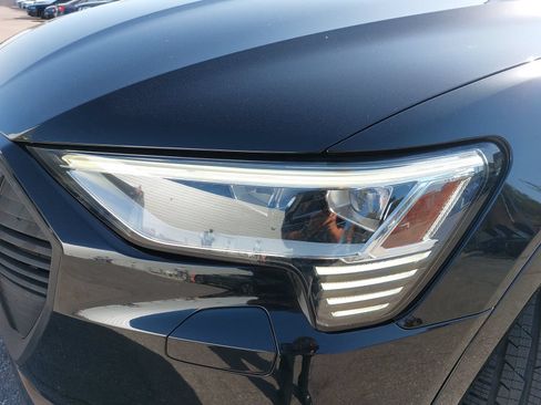 Used 2019 Audi e-tron Prestige AWD/4WD image 35