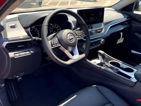 New 2025 Nissan Altima 2.5 SR w/ SR Premium Package image 9