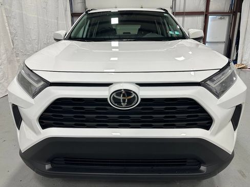 Used 2025 Toyota RAV4 XLE AWD/4WD image 2