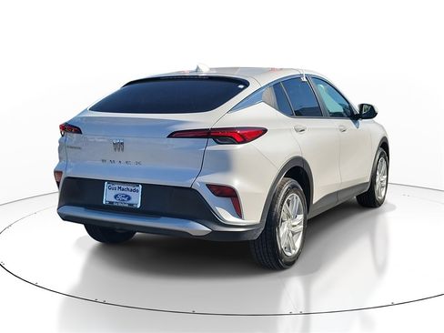 Used 2024 Buick Envista Preferred w/ Convenience I Package image 4