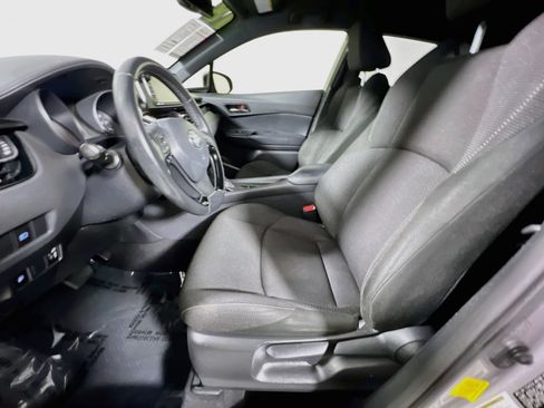 Used 2018 Toyota C-HR XLE FWD image 15