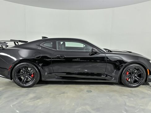 Used 2018 Chevrolet Camaro ZL1 RWD image 10