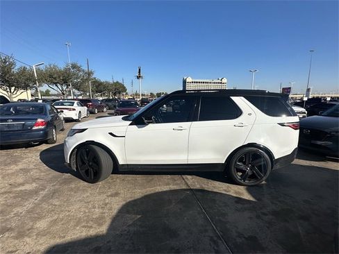 Used 2023 Land Rover Discovery Metropolitan Edition image 8