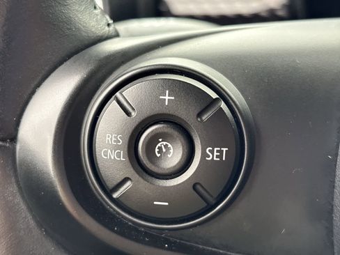 Used 2018 MINI Cooper S image 29