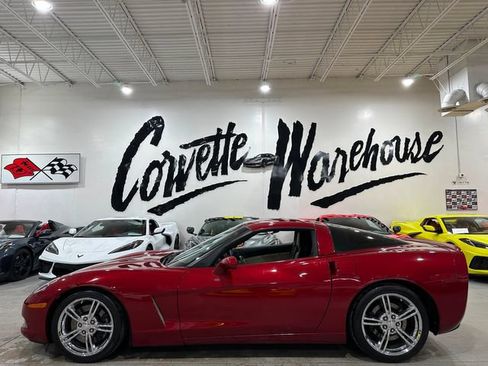 Used 2008 Chevrolet Corvette Coupe w/ Preferred Equipment Group RWD image 2