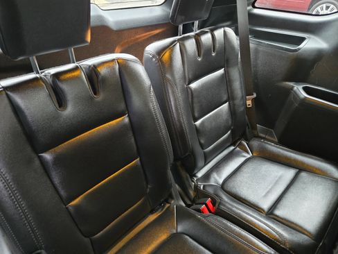 Used 2019 Ford Explorer XLT w/ Equipment Group 202A image 68