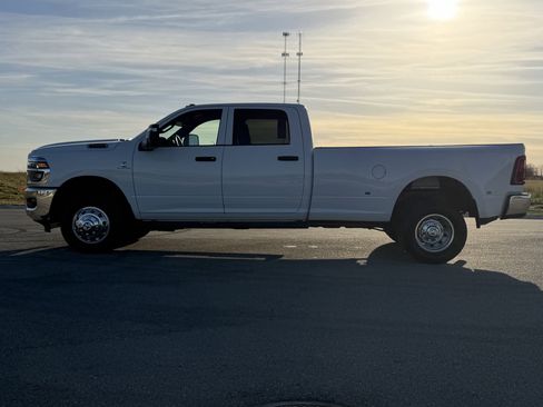 Used 2025 RAM 3500 Tradesman image 30