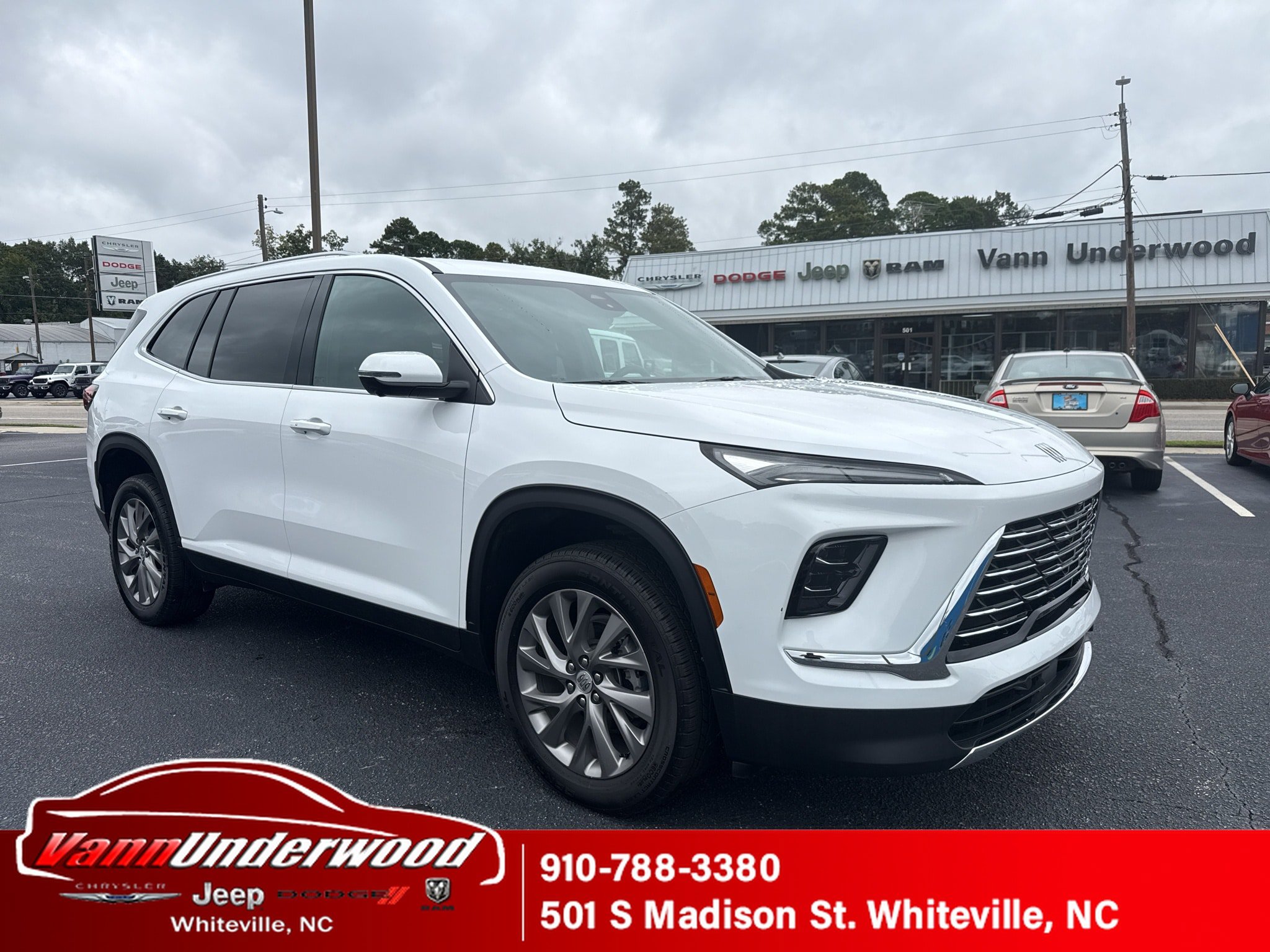 Used 2026 Buick Enclave Preferred FWD image 1