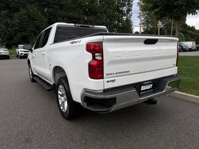 Used 2022 Chevrolet Silverado 1500 LT AWD/4WD image 6