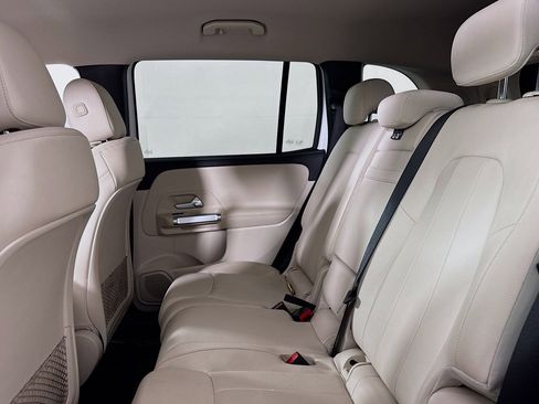 Certified 2022 Mercedes-Benz GLB 250 image 8