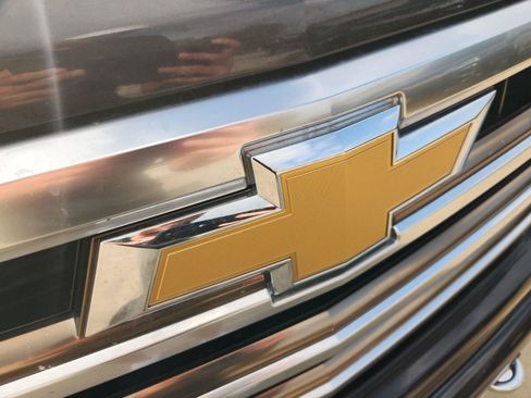 Certified 2022 Chevrolet Silverado 1500 High Country w/ High Country Premium Package AWD/4WD image 32