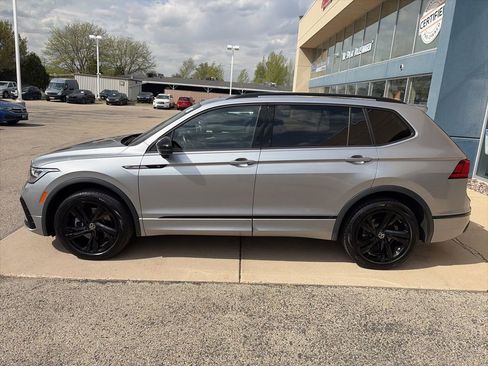 Used 2023 Volkswagen Tiguan SE R-Line AWD/4WD image 5