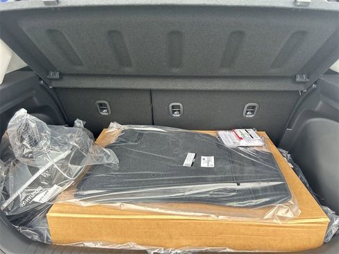 New 2025 Hyundai Venue Limited image 18