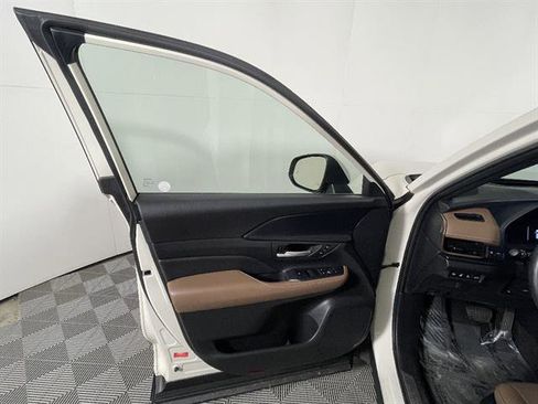 Certified 2024 Toyota Grand Highlander AWD Hybrid image 20