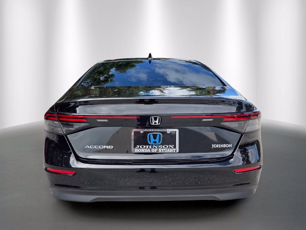 Used 2025 Honda Accord SE image 4