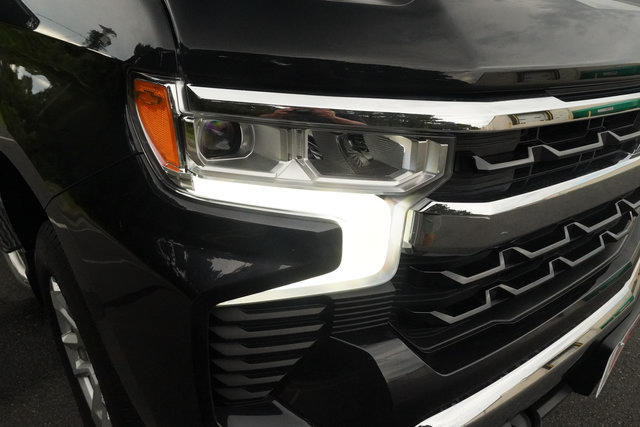 Used 2022 Chevrolet Silverado 1500 LT AWD/4WD image 33