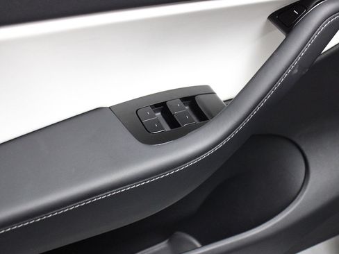 Used 2020 Tesla Model Y Long Range image 46