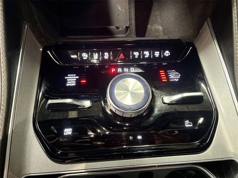 Used 2022 Jeep Wagoneer Series II image 17