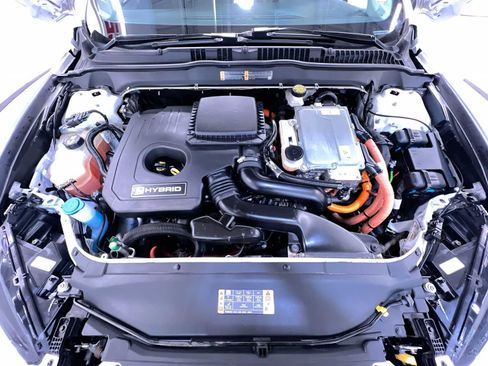 Used 2018 Ford Fusion Titanium FWD image 11