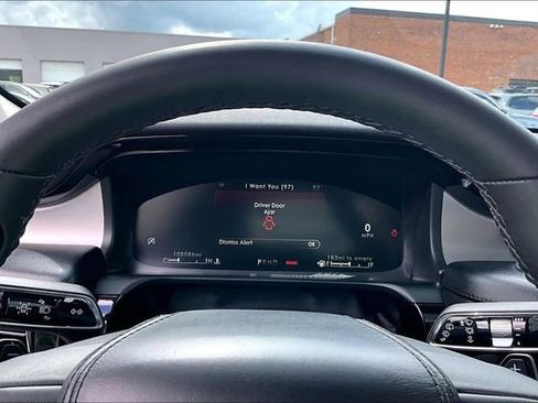 Used 2022 Lincoln Aviator AWD w/ Premium Package image 18