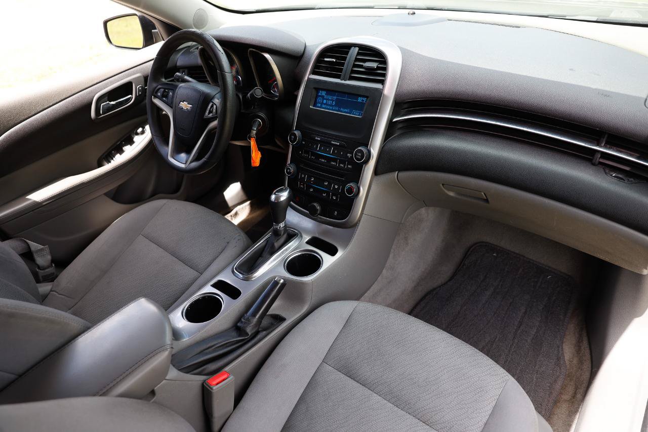 Used 2015 Chevrolet Malibu LS FWD image 16