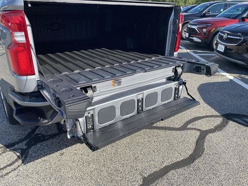 Used 2025 Chevrolet Silverado 1500 High Country AWD/4WD image 46