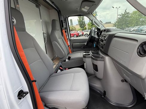 New 2024 Ford E-450 and Econoline 450 Super Duty w/ Power Windows & Locks Group image 17