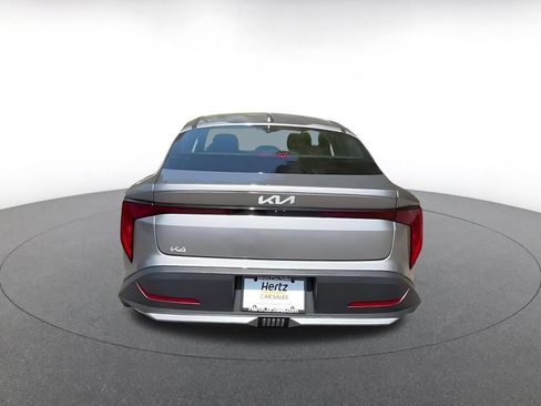 Used 2025 Kia K4 LXS image 12